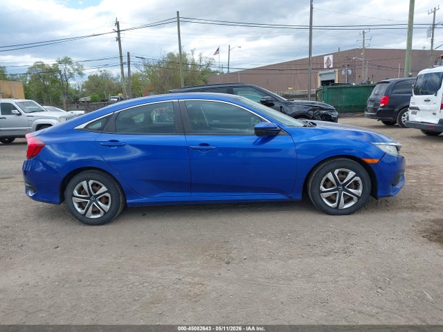 Aukcja sprzedaży 2018 Honda Civic Lx, vin: 2HGFC2F59JH577379, numer aukcji: 45082643