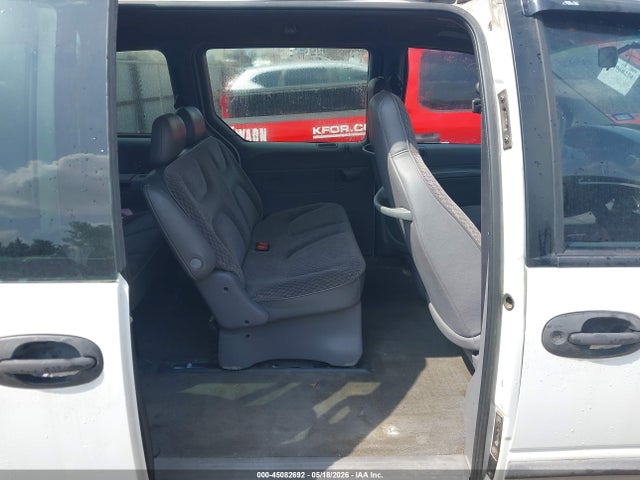 Продаж на аукціоні авто 2000 Dodge Caravan, vin: 2B4FP25B6YR547512, номер лоту: 45082692