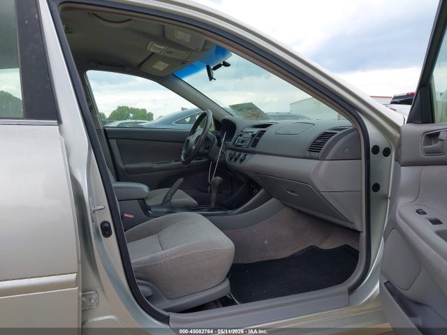 Продажа на аукционе авто 2002 Toyota Camry Le, vin: JTDBE32K120111556, номер лота: 45082764