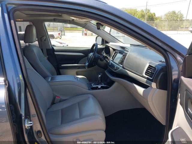 2018 Toyota Highlander Xle მანქანა იყიდება აუქციონზე, vin: 5TDJZRFH3JS847136, აუქციონის ნომერი: 45082791