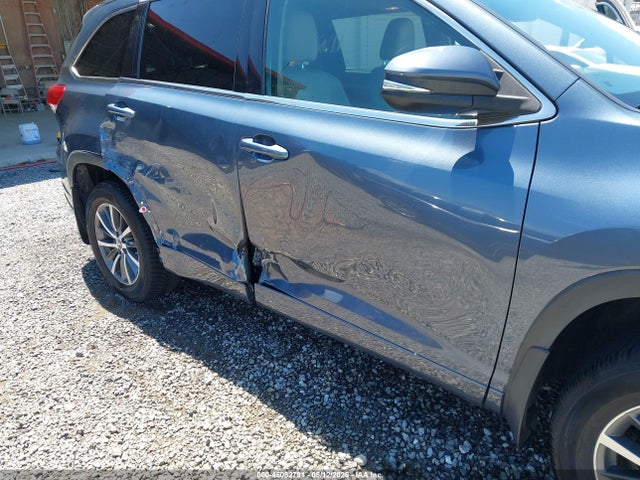 2018 Toyota Highlander Xle მანქანა იყიდება აუქციონზე, vin: 5TDJZRFH3JS847136, აუქციონის ნომერი: 45082791