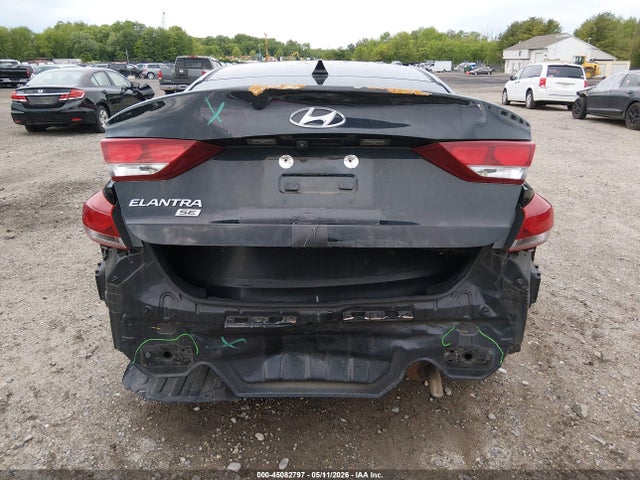 Продажа на аукционе авто 2018 Hyundai Elantra Se, vin: 5NPD74LF7JH400517, номер лота: 45082797