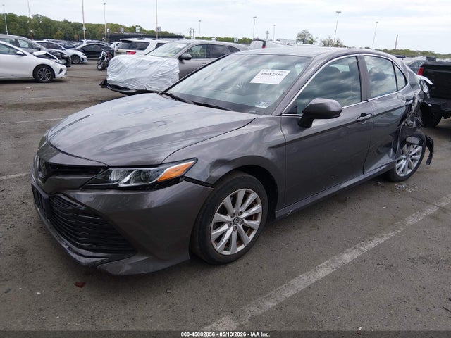 Toyota CAMRY LE 2019 4T1B11HK5KU856841 Image 2