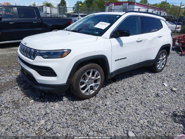 45082947 :رقم المزاد ، 3C4NJDFB3NT231990 vin ، 2022 Jeep Compass Latitude Lux 4x4 مزاد بيع
