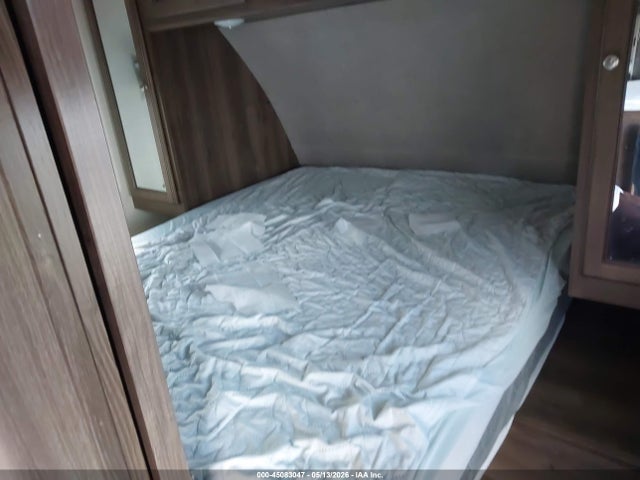 4YDT27226JT433172 Keystone Other