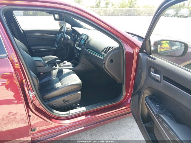 45083097 :رقم المزاد ، 2C3CCABGXKH648095 vin ، 2019 Chrysler 300 300s مزاد بيع