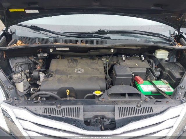 2015 Toyota Sienna Xle Premium 7 Passenger მანქანა იყიდება აუქციონზე, vin: 5TDDK3DC6FS097972, აუქციონის ნომერი: 45083344