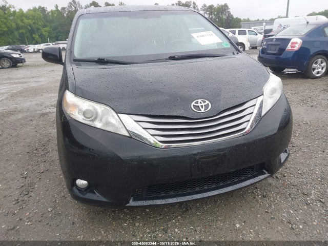 2015 Toyota Sienna Xle Premium 7 Passenger მანქანა იყიდება აუქციონზე, vin: 5TDDK3DC6FS097972, აუქციონის ნომერი: 45083344