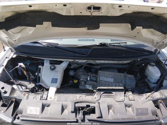 45083371 :رقم المزاد ، 1HA3GTCG5JN002183 vin ، 2018 Chevrolet Express Cutaway Work Van مزاد بيع