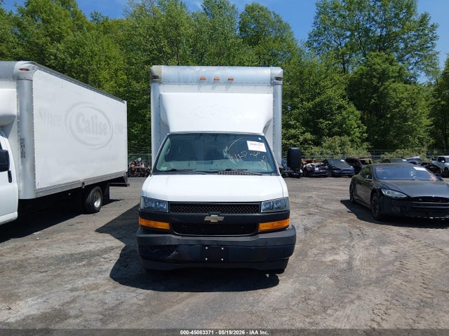 45083371 :رقم المزاد ، 1HA3GTCG5JN002183 vin ، 2018 Chevrolet Express Cutaway Work Van مزاد بيع