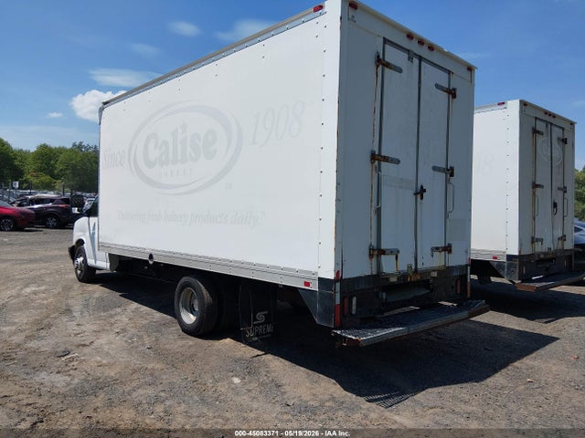 45083371 :رقم المزاد ، 1HA3GTCG5JN002183 vin ، 2018 Chevrolet Express Cutaway Work Van مزاد بيع