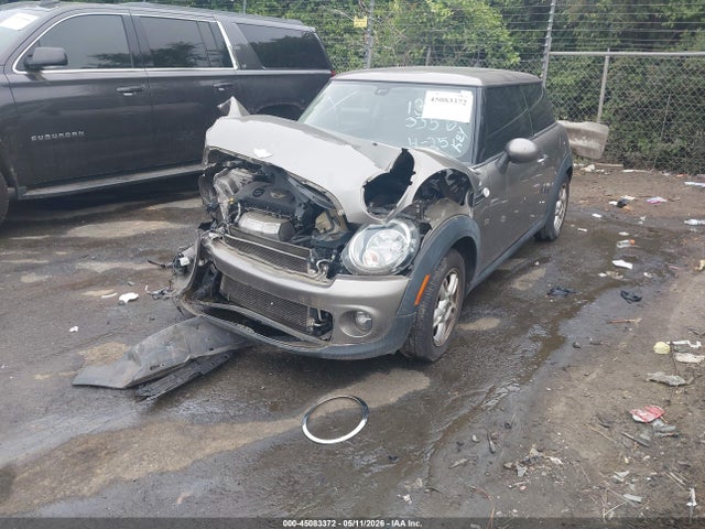 45083372 :رقم المزاد ، WMWSU3C50DT683356 vin ، 2013 Mini Hardtop Cooper مزاد بيع