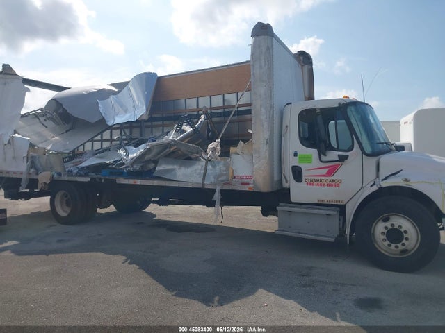 45083400 :رقم المزاد ، 3ALACWFC1JDJR5328 vin ، 2018 Freightliner M2 106 مزاد بيع