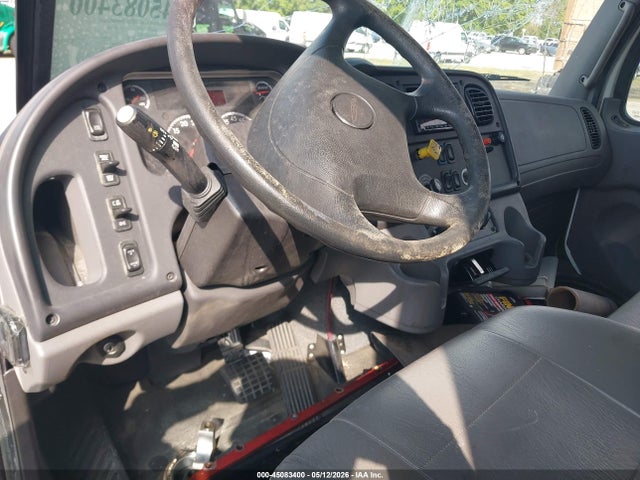 45083400 :رقم المزاد ، 3ALACWFC1JDJR5328 vin ، 2018 Freightliner M2 106 مزاد بيع
