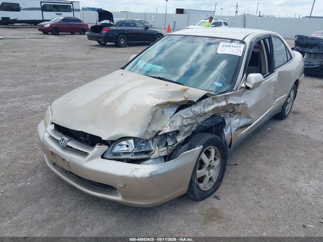 2000 Honda Accord 2.3 Se მანქანა იყიდება აუქციონზე, vin: 1HGCG5676YA043274, აუქციონის ნომერი: 45083425