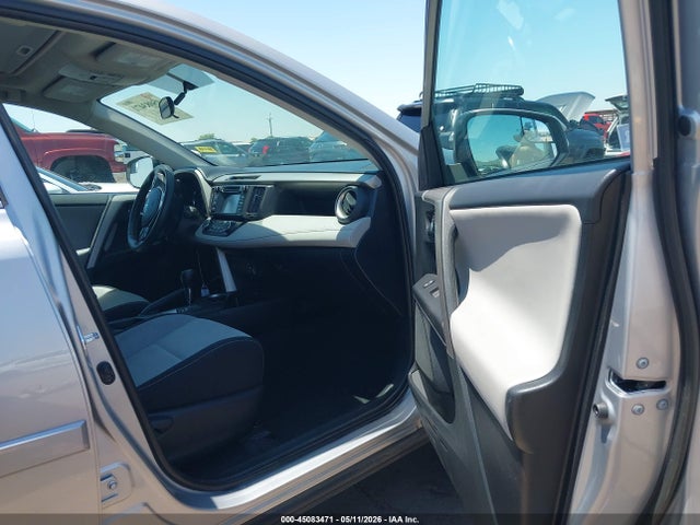 2T3WFREV8GW269810 Toyota Rav4 Xle