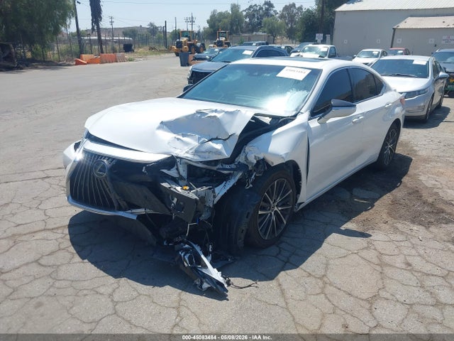 58ADA1C14PU034975 Lexus ES 300H