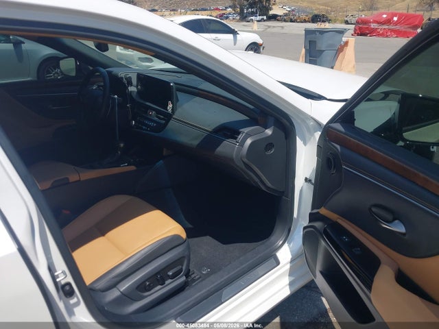 58ADA1C14PU034975 Lexus ES 300H