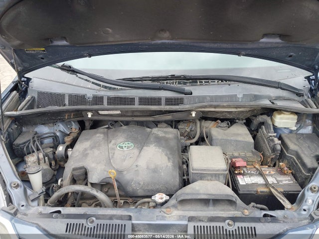 5TDKZ3DC5HS775214 Toyota Sienna Le 8 Passenger