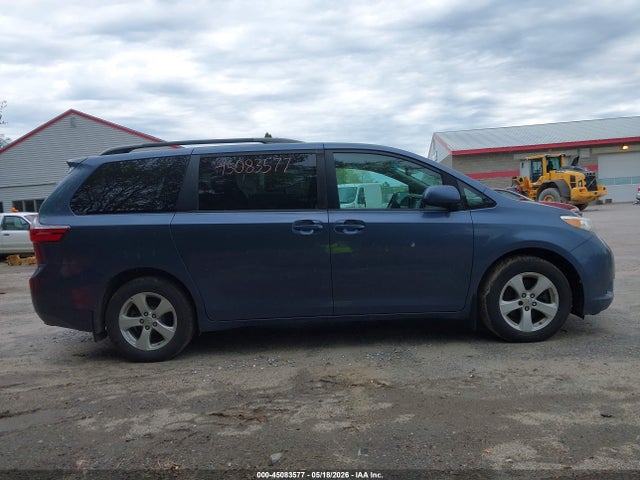 5TDKZ3DC5HS775214 Toyota Sienna Le 8 Passenger
