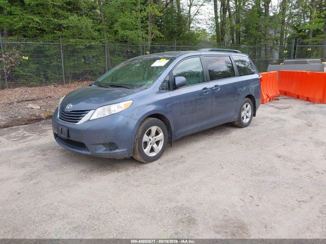 5TDKZ3DC5HS775214 Toyota Sienna Le 8 Passenger