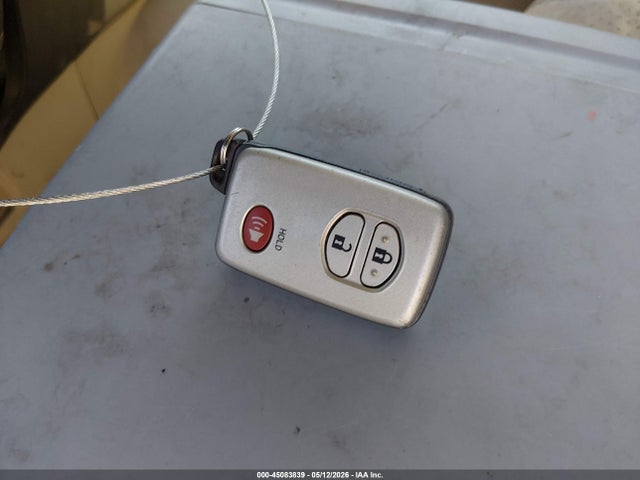 2004 Toyota Prius მანქანა იყიდება აუქციონზე, vin: JTDKB22U740029564, აუქციონის ნომერი: 45083839
