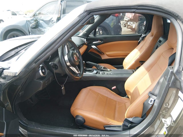 Auction sale of the 2017 Fiat 124 Spider Lusso, vin: JC1NFAEK9H0128136, lot number: 45083885