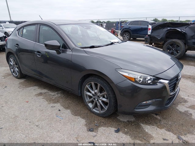 Продаж на аукціоні авто 2018 Mazda Mazda3 Touring, vin: 3MZBN1L37JM165772, номер лоту: 45083959