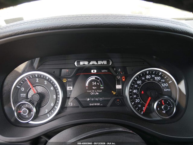 1C6RREJT5RN205470 RAM 1500 Laramie 4x2 5&#039;7 Box