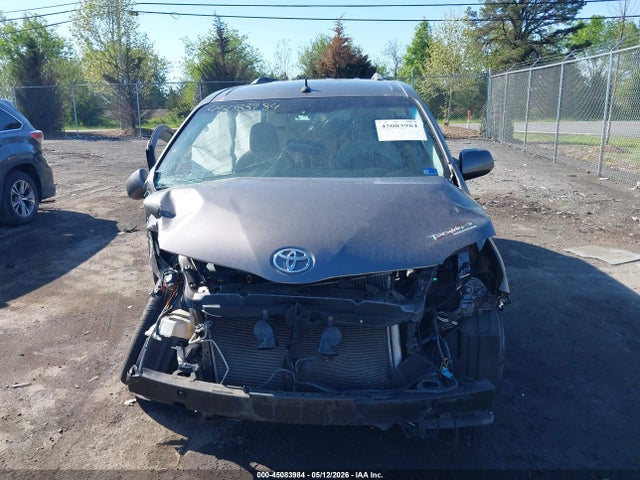 2011 Toyota Sienna Le V6 მანქანა იყიდება აუქციონზე, vin: 5TDKK3DC2BS031940, აუქციონის ნომერი: 45083984