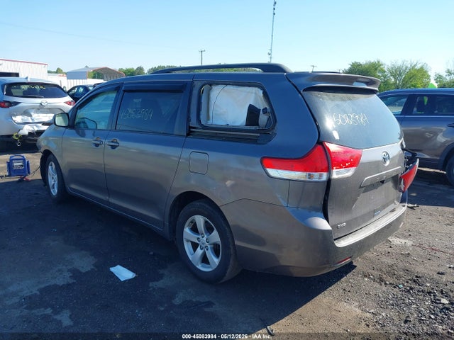2011 Toyota Sienna Le V6 მანქანა იყიდება აუქციონზე, vin: 5TDKK3DC2BS031940, აუქციონის ნომერი: 45083984