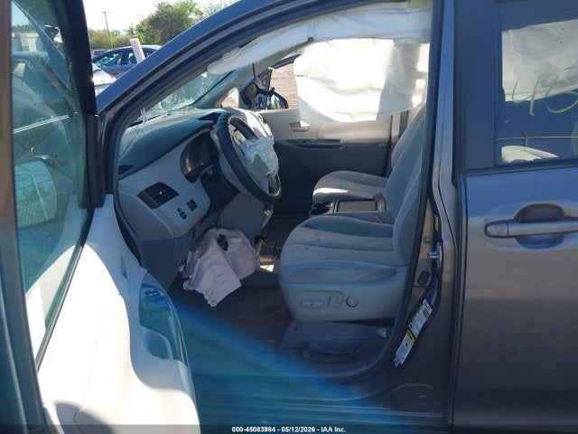 2011 Toyota Sienna Le V6 მანქანა იყიდება აუქციონზე, vin: 5TDKK3DC2BS031940, აუქციონის ნომერი: 45083984