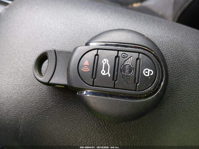 Продажа на аукционе авто 2022 Mini Clubman Cooper S, vin: WMWXJ1C01N2P93444, номер лота: 45084101