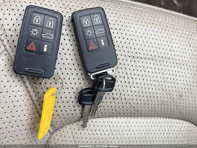 45084210 :رقم المزاد ، YV1902AH1C1156306 vin ، 2012 Volvo S80 T6 Platinum مزاد بيع