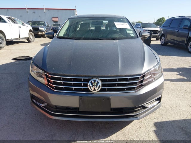 1VWBT7A3XGC068197 Volkswagen Passat 1.8t Se