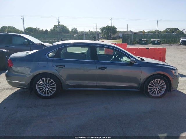 1VWBT7A3XGC068197 Volkswagen Passat 1.8t Se