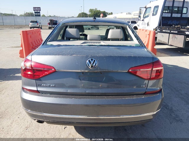 1VWBT7A3XGC068197 Volkswagen Passat 1.8t Se