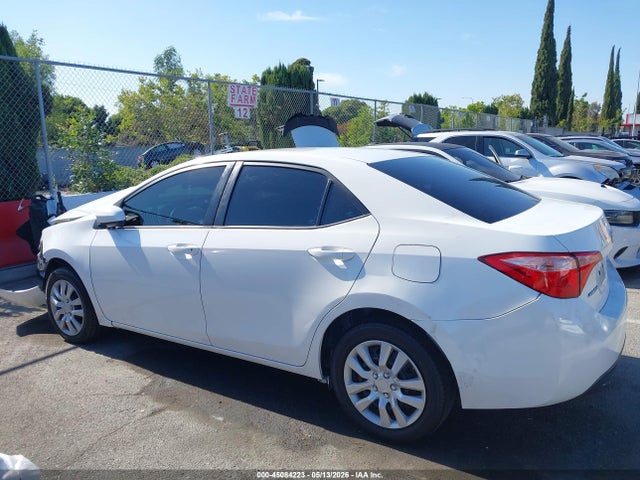 Toyota COROLLA LE 2018 5YFBURHE4JP749909 Image 13