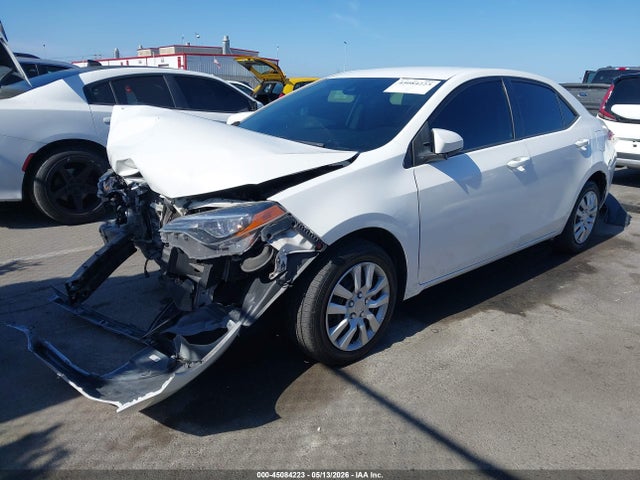 Toyota COROLLA LE 2018 5YFBURHE4JP749909 Image 2