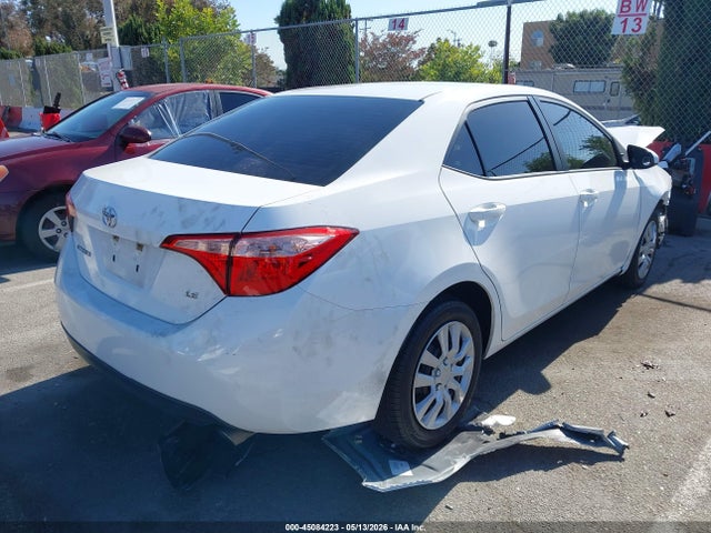Toyota COROLLA LE 2018 5YFBURHE4JP749909 Image 4