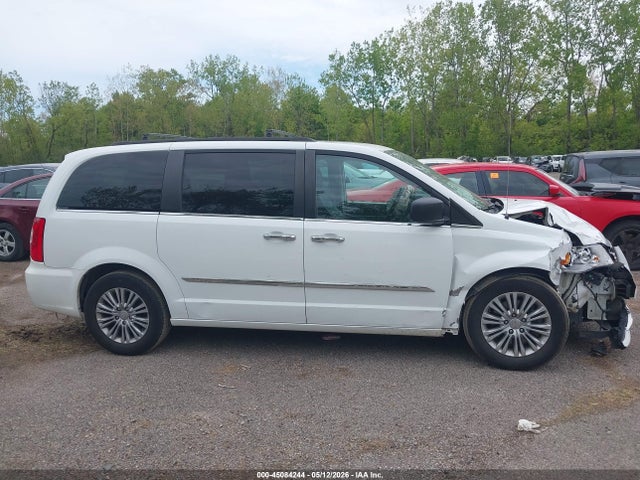 Продаж на аукціоні авто 2016 Chrysler Town & Country Touring-l Anniversary Edition, vin: 2C4RC1CG5GR215290, номер лоту: 45084244