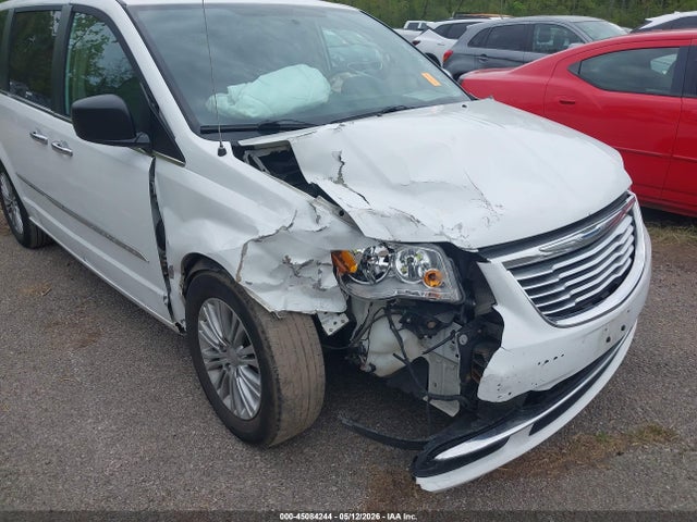 Продаж на аукціоні авто 2016 Chrysler Town & Country Touring-l Anniversary Edition, vin: 2C4RC1CG5GR215290, номер лоту: 45084244