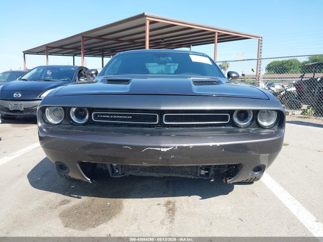 2C3CDZAG6FH901142 Dodge Challenger Sxt