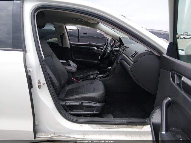 45084400 :رقم المزاد ، 1VWAA7A38JC044909 vin ، 2018 Volkswagen Passat 2.0t R-line/2.0t S مزاد بيع