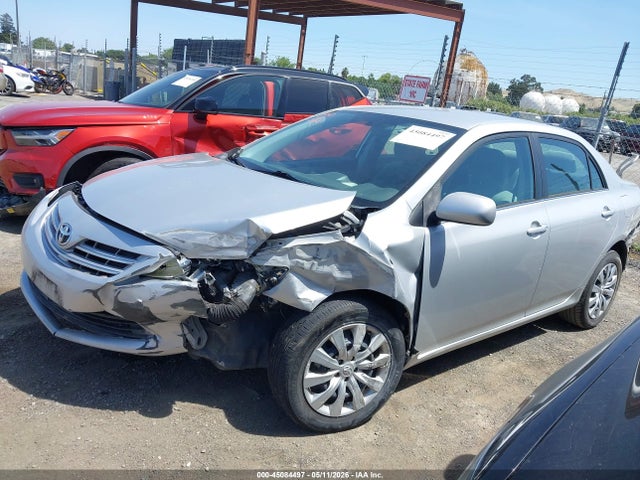 45084497 :رقم المزاد ، 5YFBU4EE5DP201154 vin ، 2013 Toyota Corolla Le مزاد بيع