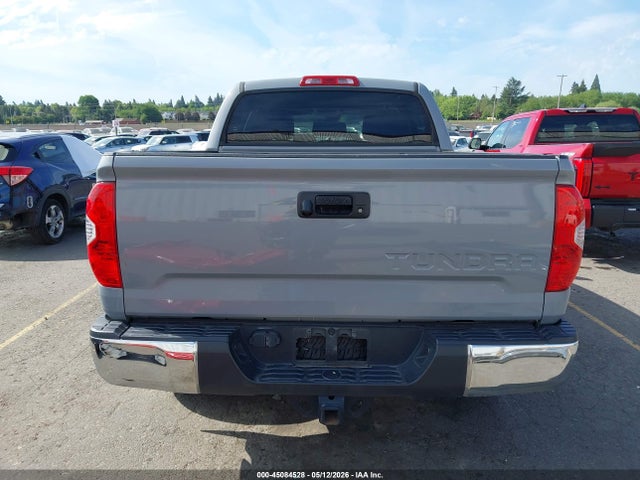 5TFDY5F17JX769563 Toyota Tundra Sr5 5.7l V8