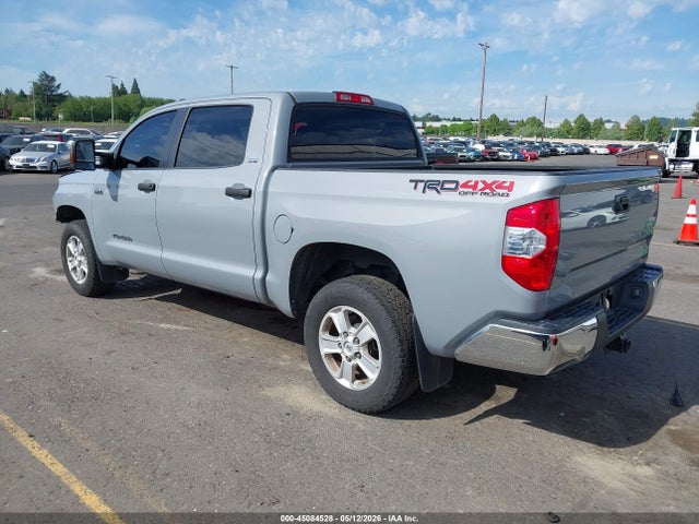 5TFDY5F17JX769563 Toyota Tundra Sr5 5.7l V8