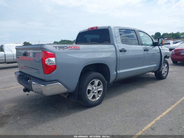 5TFDY5F17JX769563 Toyota Tundra Sr5 5.7l V8