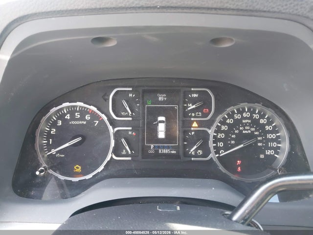 5TFDY5F17JX769563 Toyota Tundra Sr5 5.7l V8