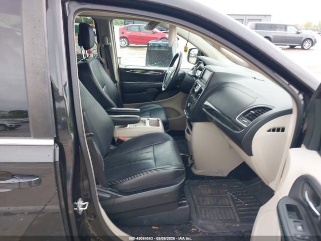 45084583 :رقم المزاد ، 2C4RC1BG8GR231467 vin ، 2016 Chrysler Town & Country Touring مزاد بيع